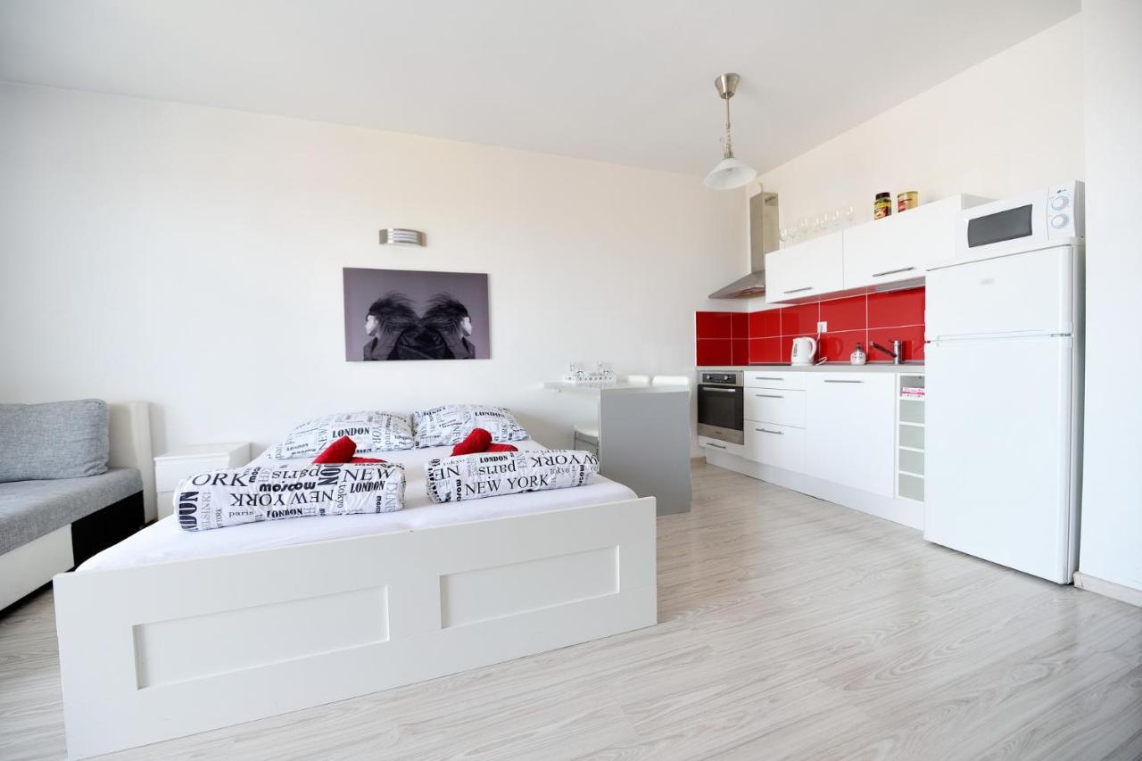Apartman Centroom Piest'any Exterior foto